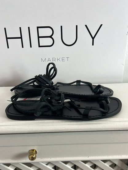 PULL&BEAR. Sandalia plana negra tiras. T 38