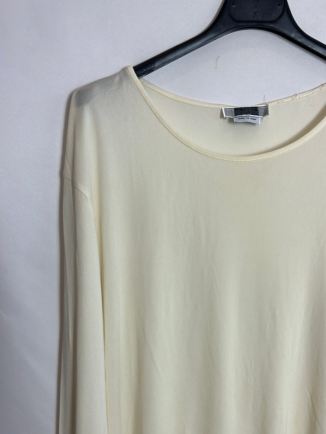 OTHERS. Light beige flowy top. Size XXL