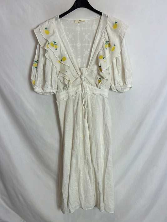 White dress lemons Ts