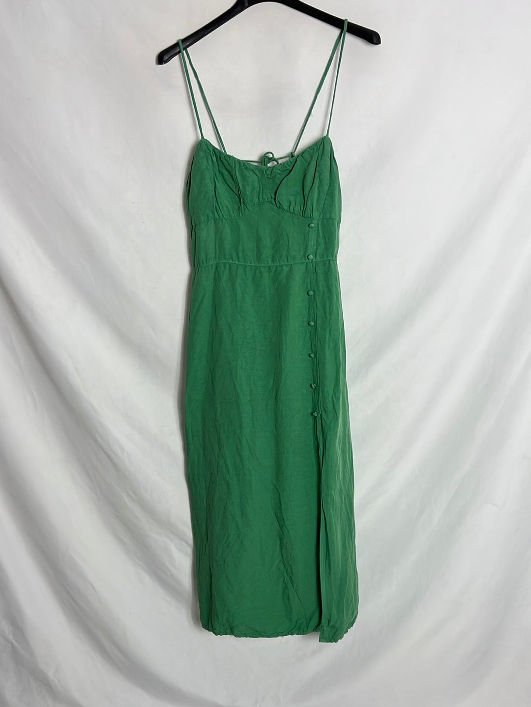 ZARA. Vestido verde midi efecto lino. T M