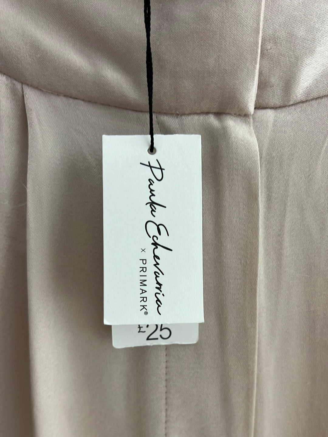 PRIMARK. Pantalones beige satinados. T 38