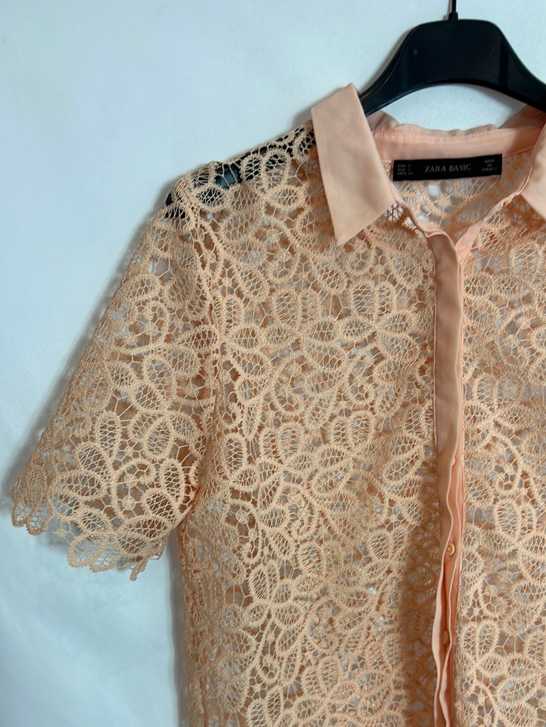 ZARA. Blusa rosa encaje T.s