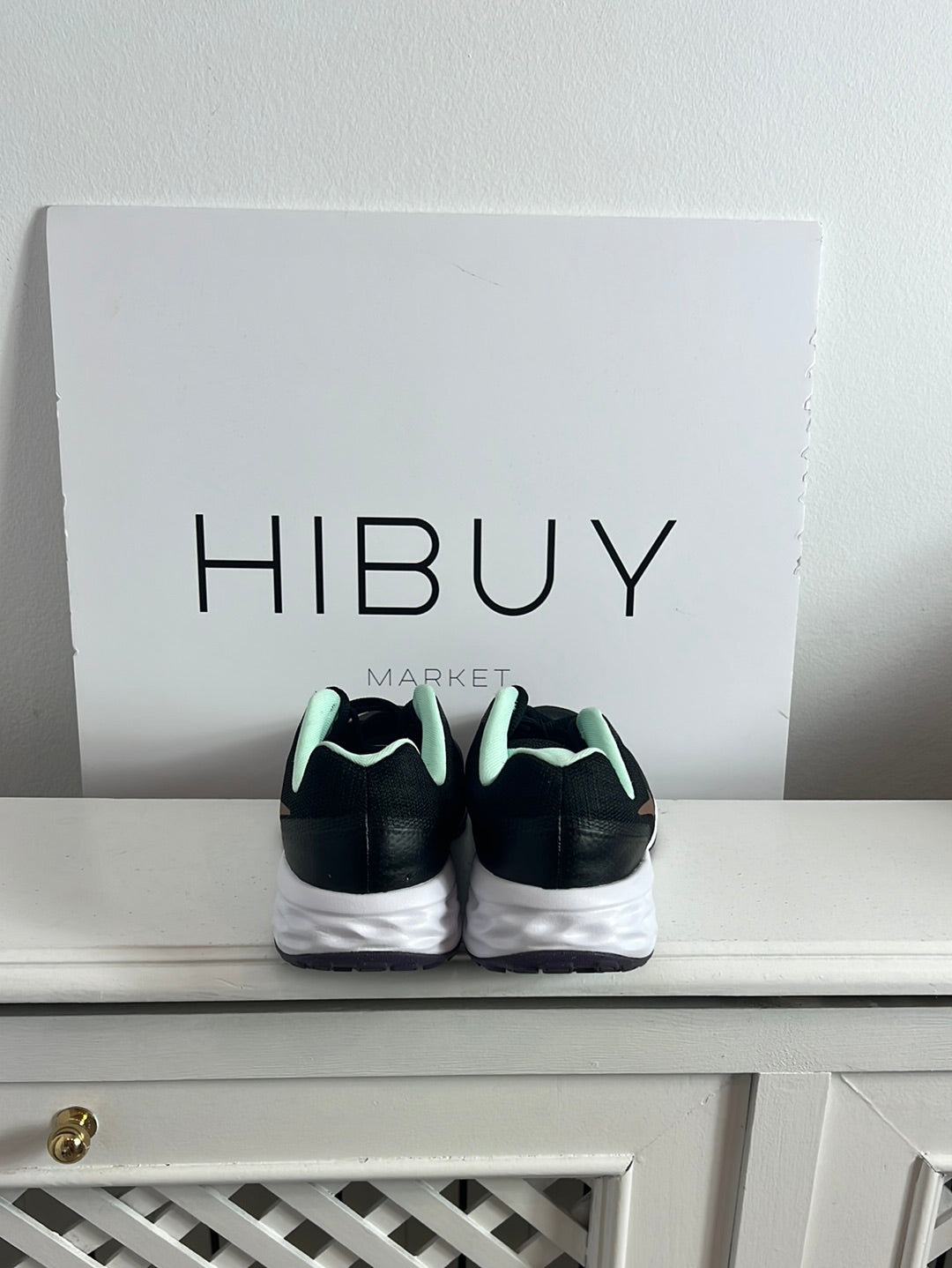 NIKE. Zapatillas negras detalles T.38