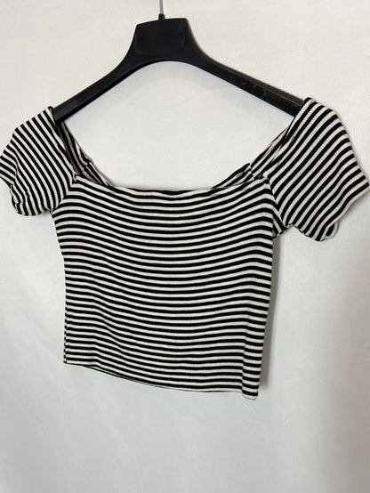 PULL&amp;BEAR. Striped crop top Tm