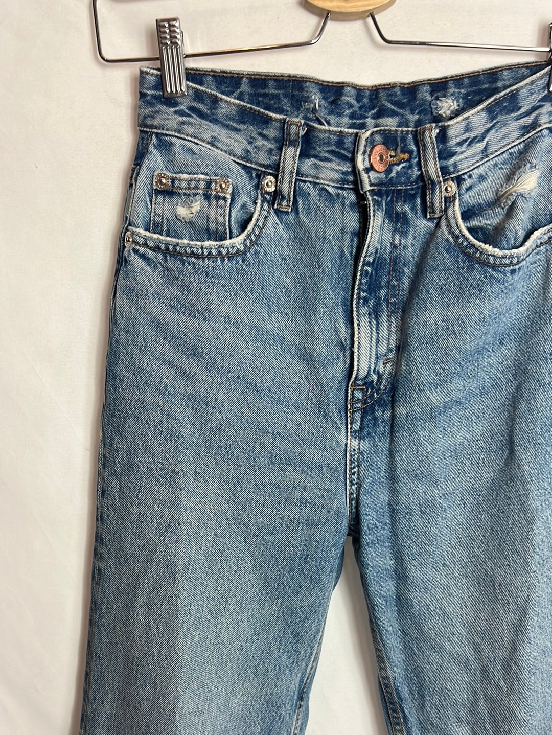 PULL&BEAR. Pantalón denim ancho T.34