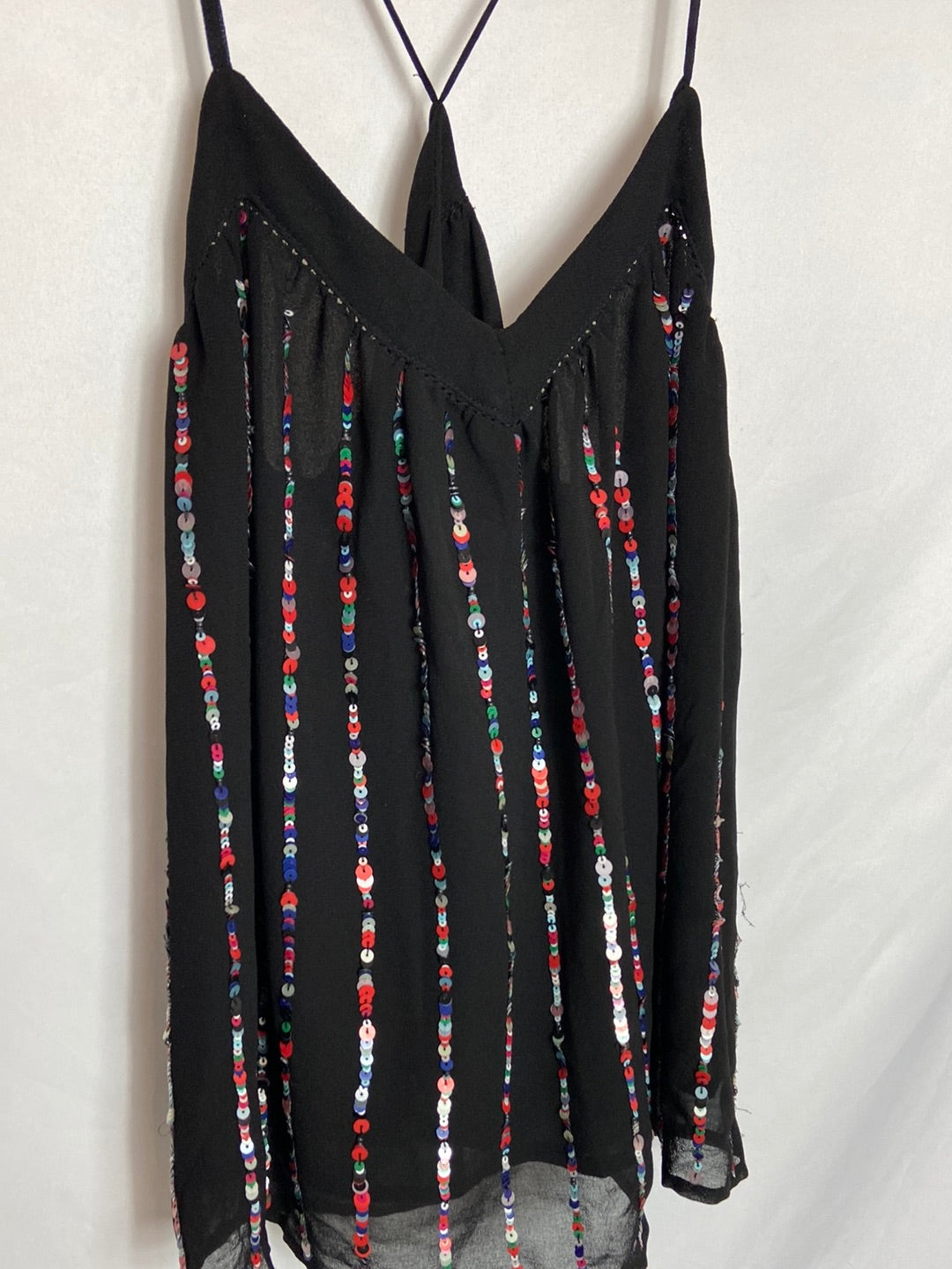 MANGO. Top asimétrico lentejuelas. T.S