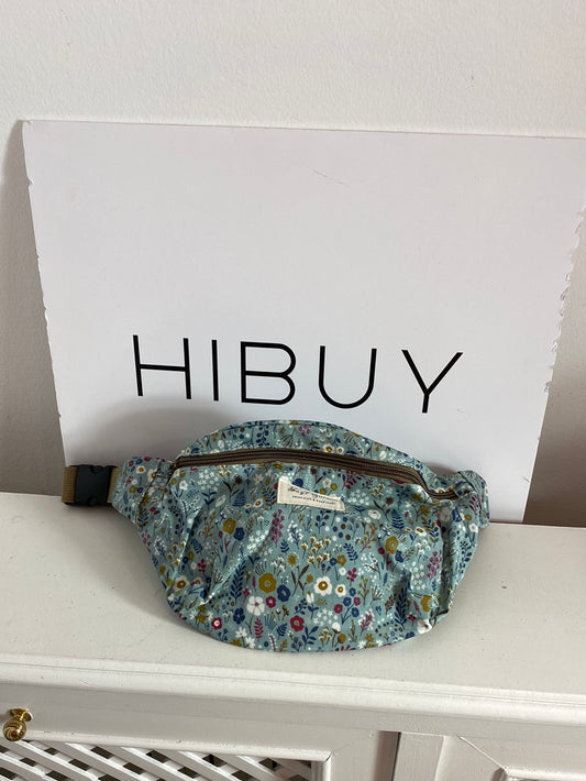 BAGS GARDEN. Riñonera estampada impermeable