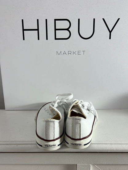 VICTORIA. White canvas sneakers with toe caps. Size 30