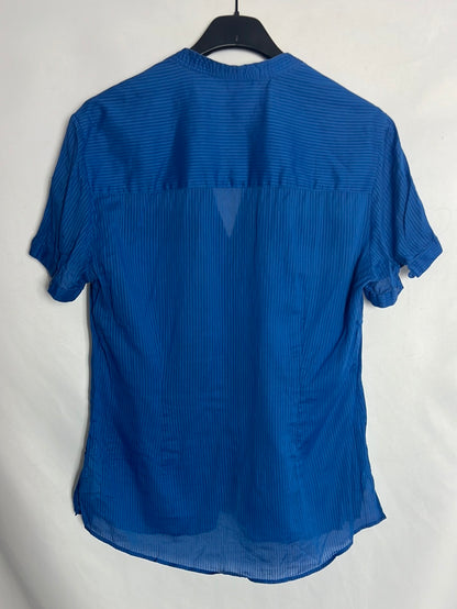 MASSIMO DUTTI. Blusa manga corta azul textuta. T 40 (S)