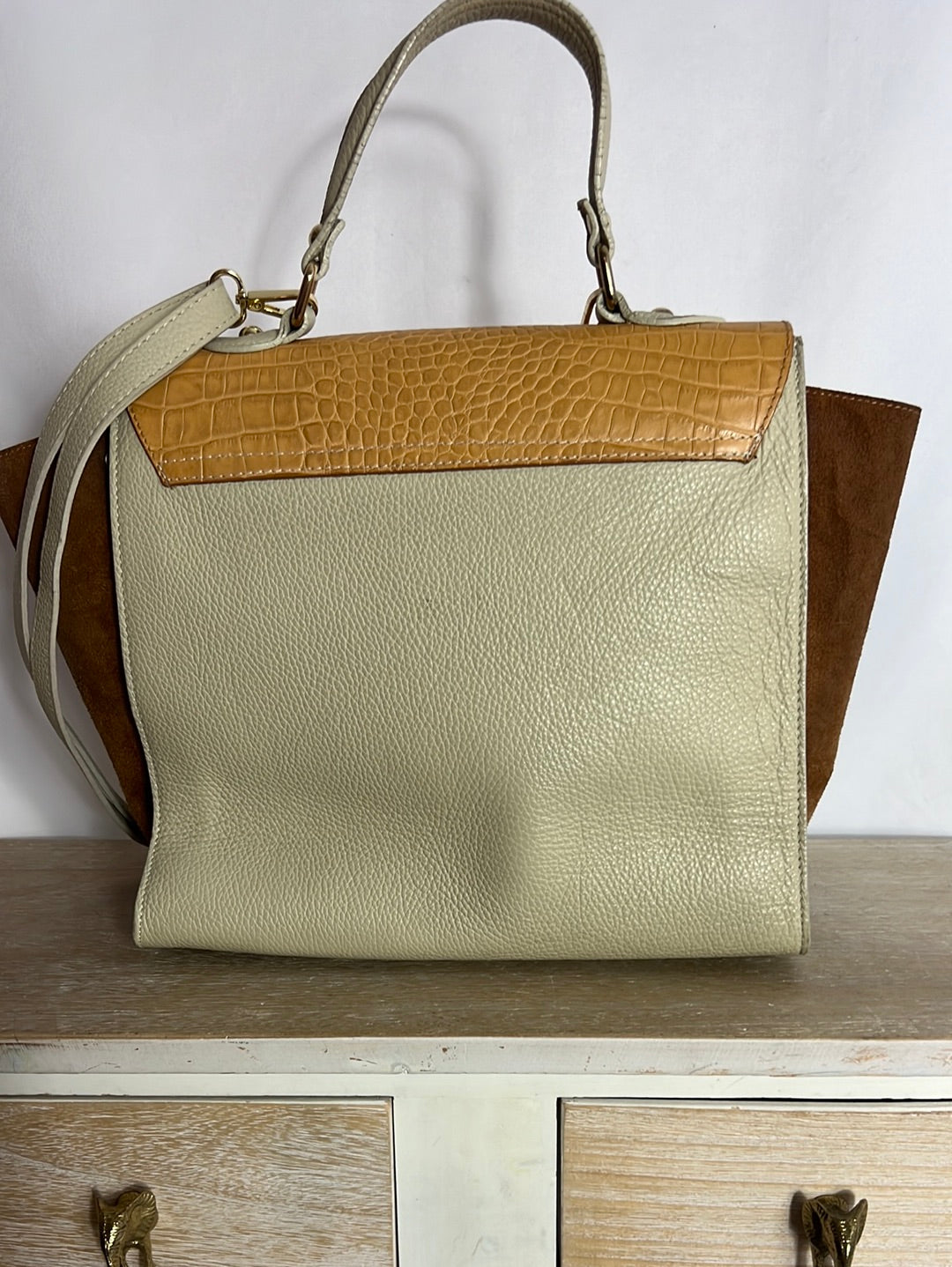 OTRAS. Bolso tote piel tricolor