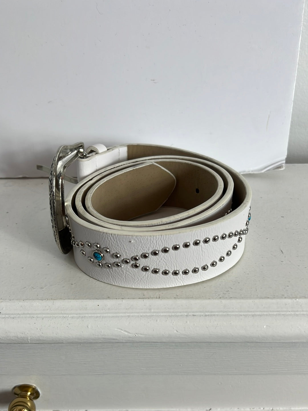 LOAVIES. White studded belt