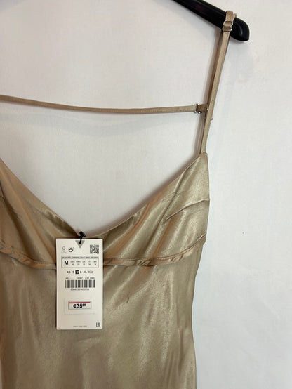 ZARA. Long champagne-colored satin dress. TM