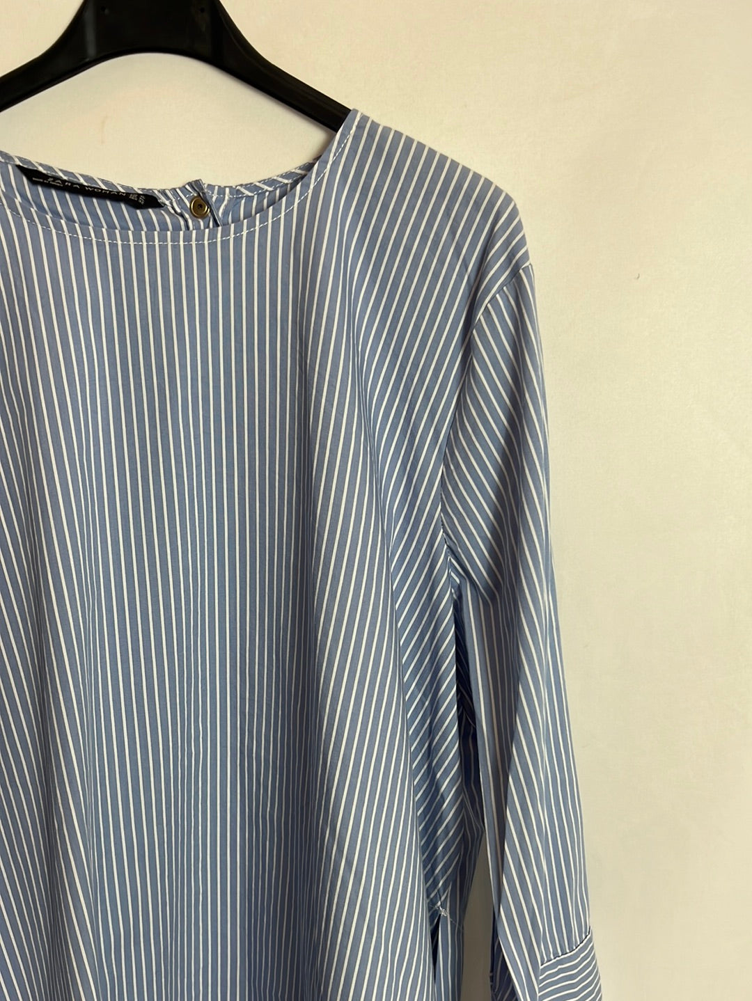 ZARA. Asymmetrical blue striped blouse. Size XL