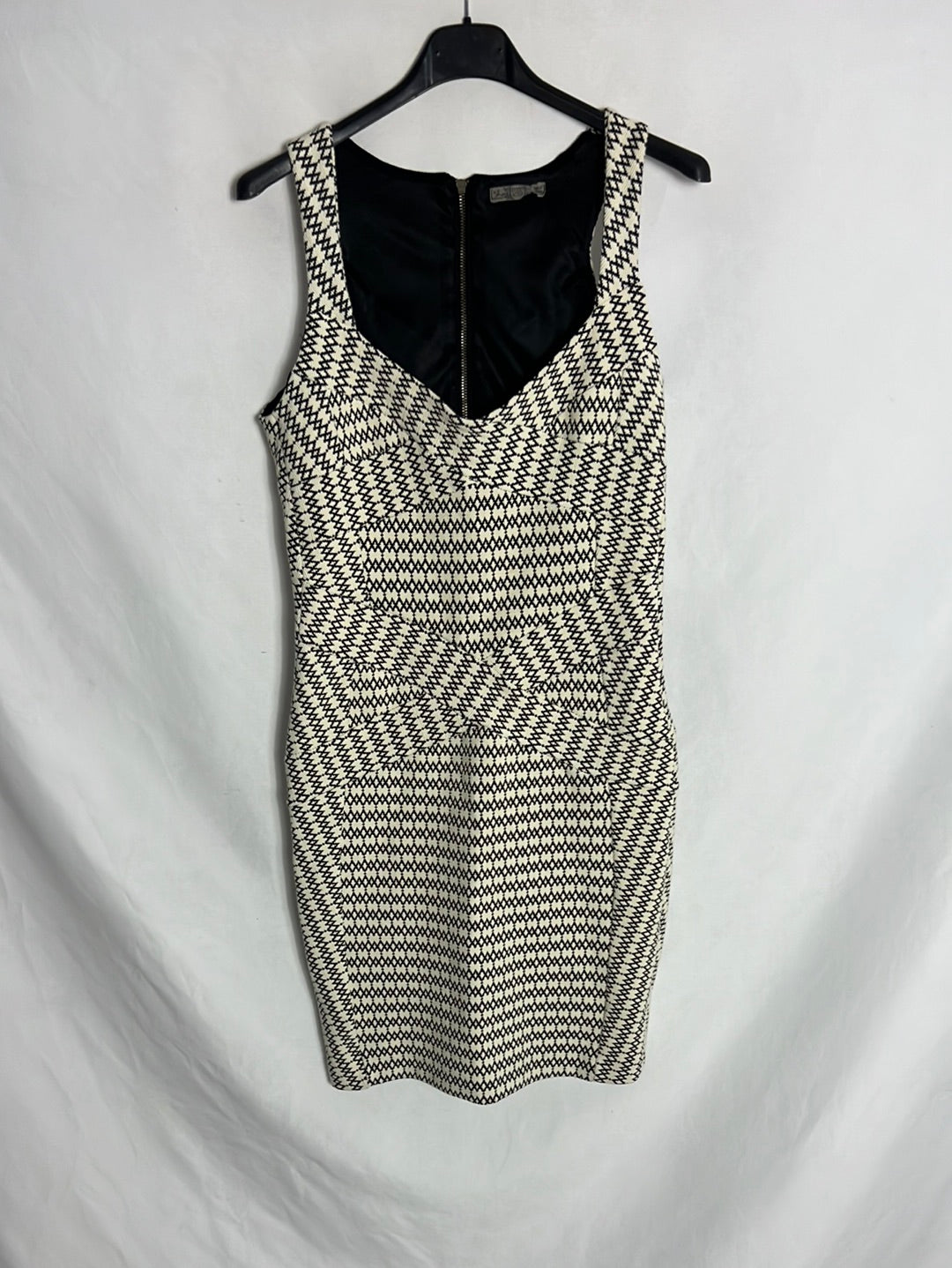 SYSTEMACTION. Black and white textured fitted dress. Size 38