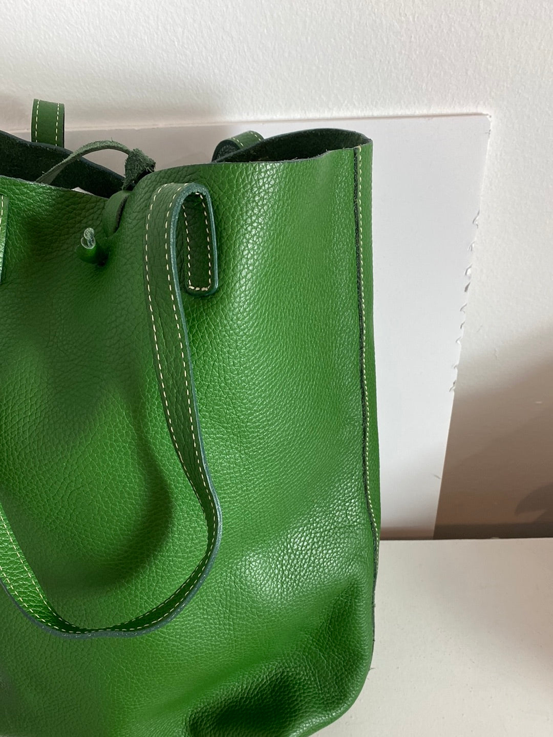 OTRAS. Bolso de hombro verde