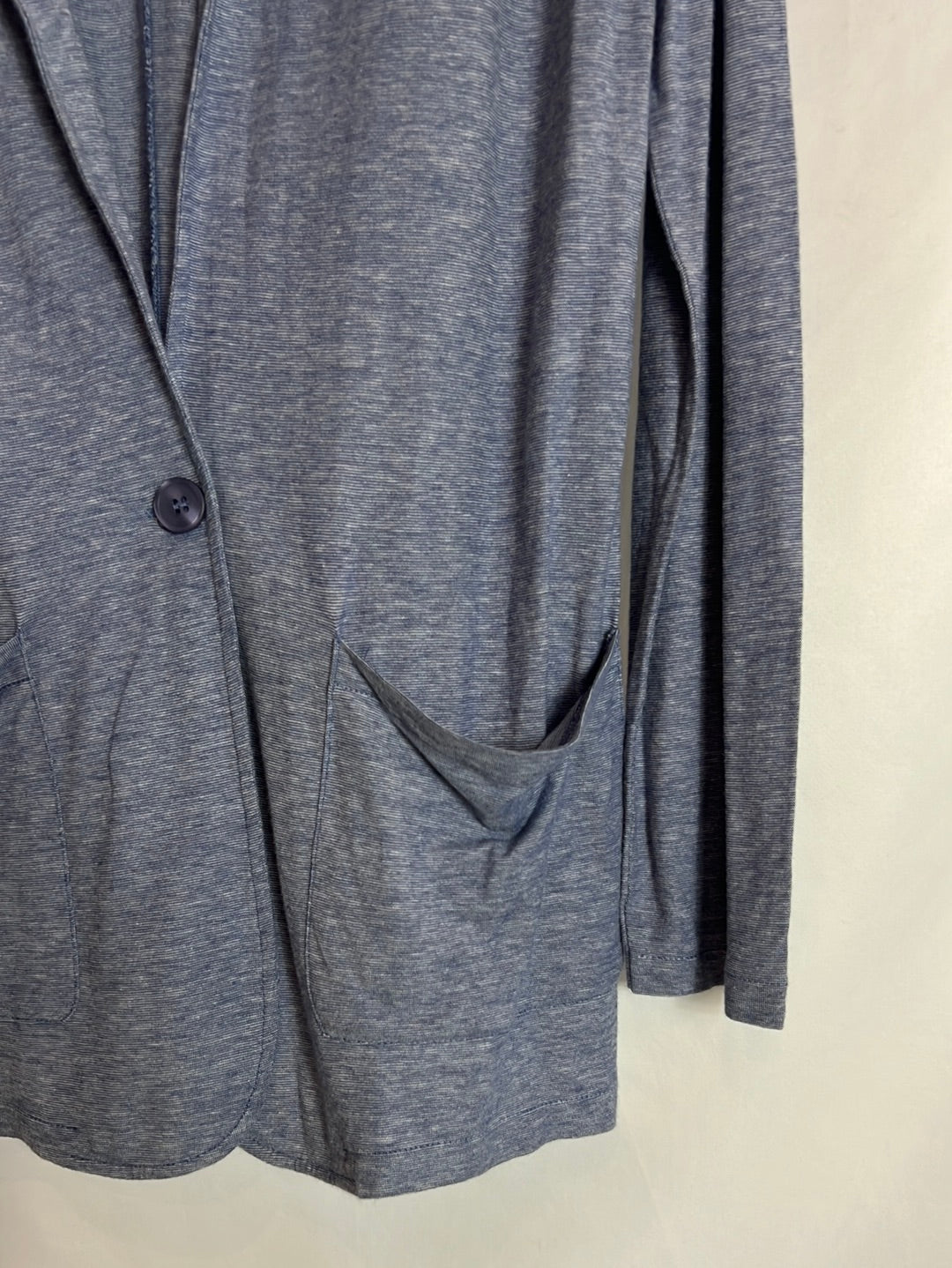 AMERICAN VINTAGE. Fine heather blue cardigan. TS