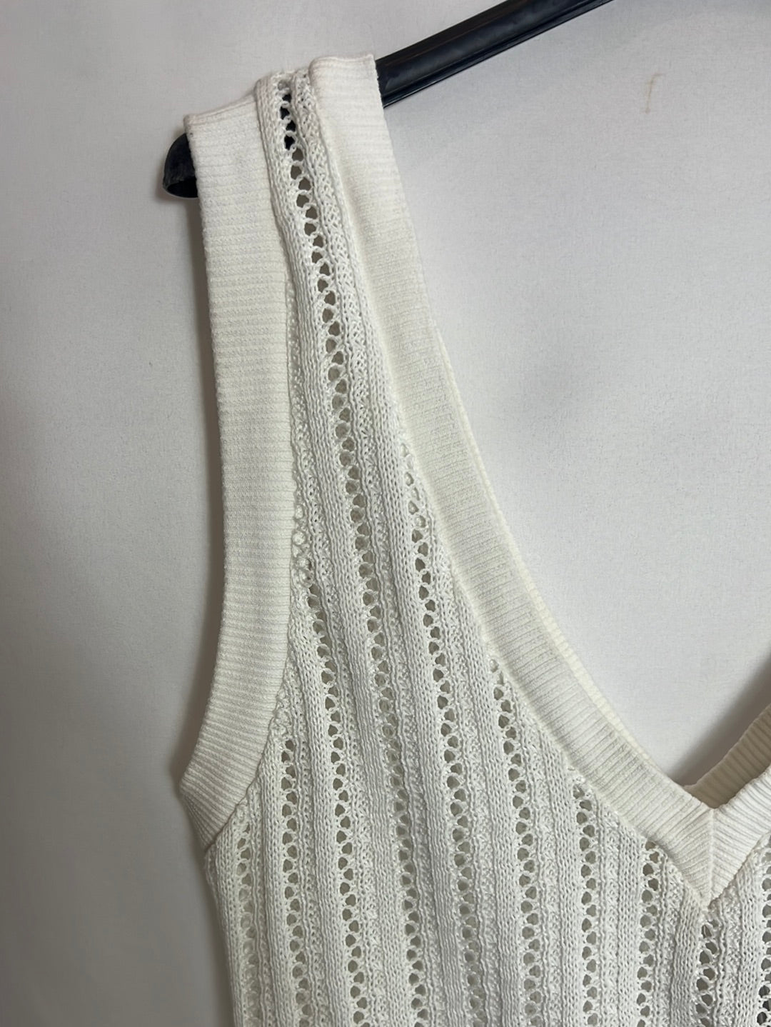 ZARA. Crop top blanco hilo. T M