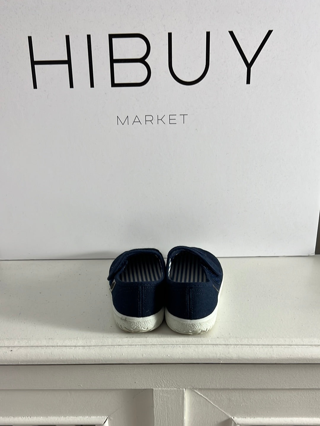 VICTORIA. Blue canvas sneakers with velcro. Size 24