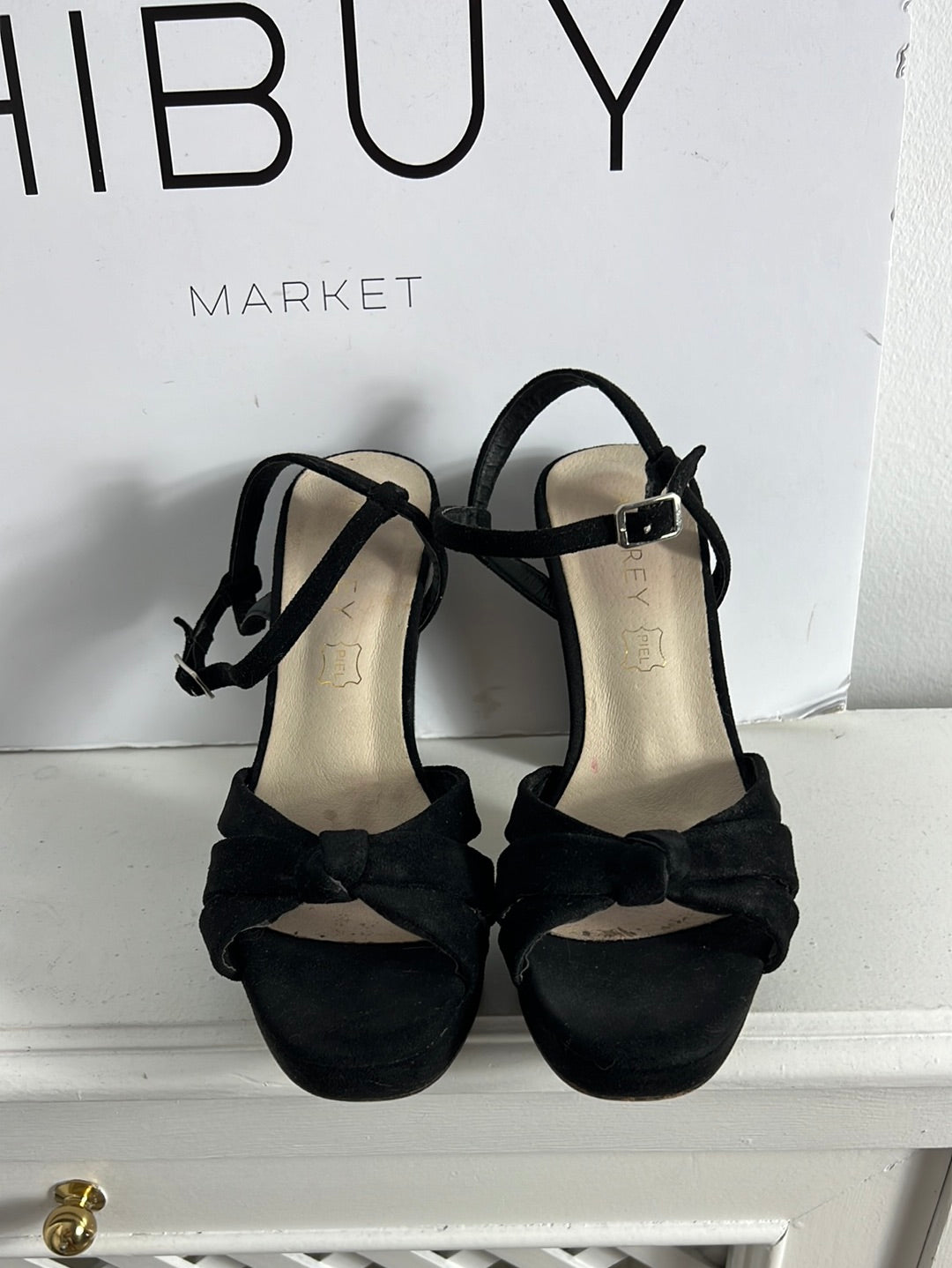 AZAREY. Tacones piel negros plataforma. T 38