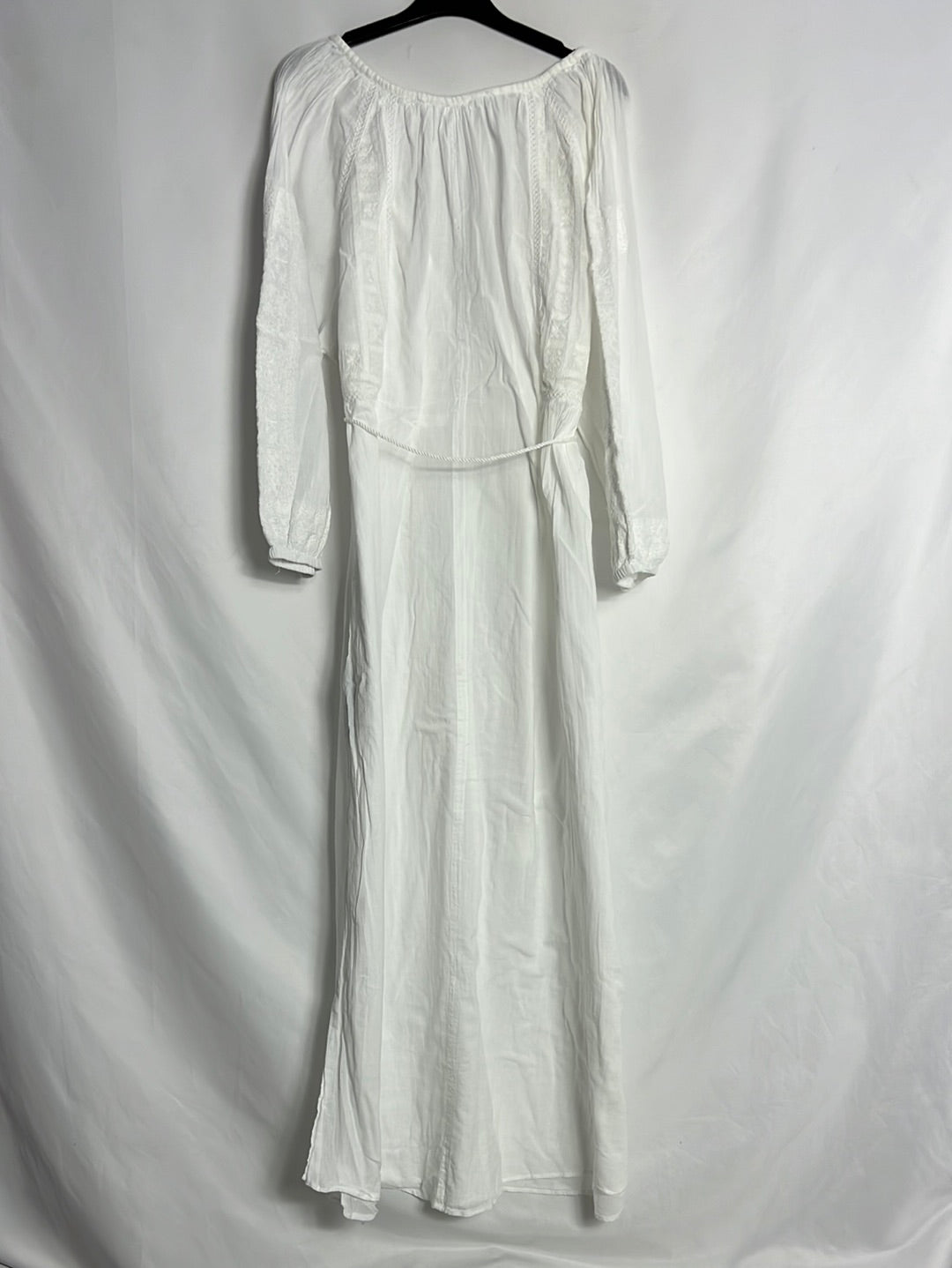 OYSHO. Vestido blanco estilo kaftán. T S/M