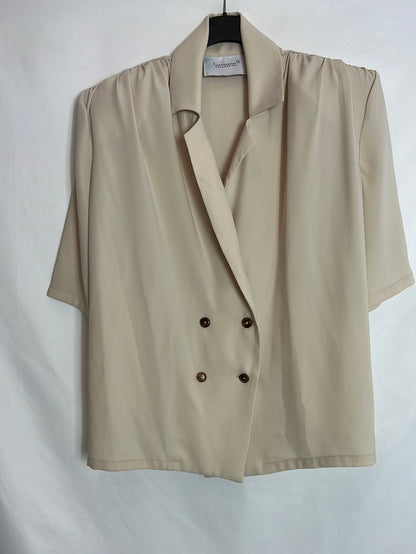 IQ. Total look: blazer and beige flowing trousers. TS/M (tare)