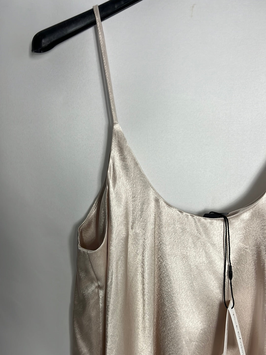 PRIMARK. Top beige satinado. T 38