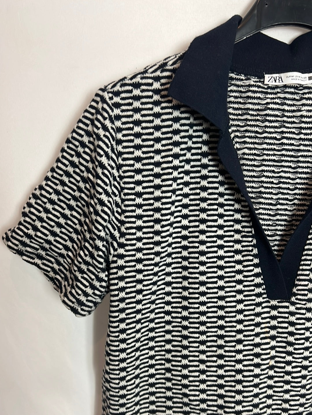 ZARA. Top textura estilo polo azul y blanco. T M