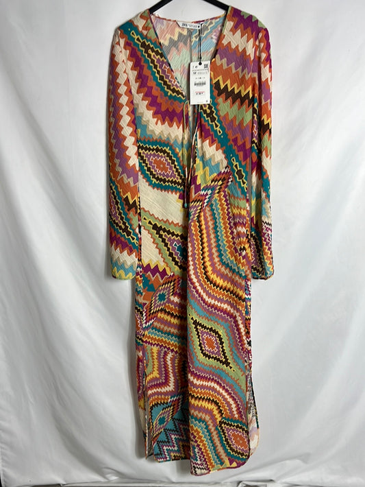ZARA. Vestido largo textura colores. T M