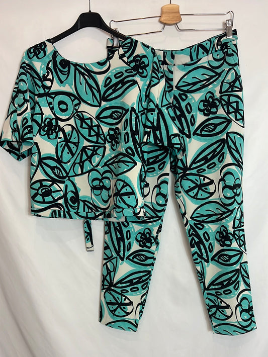 PEDRO DEL HIERRO. A total look with a printed top and pants. Size 38/40
