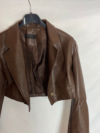 STORETS. Blazer crop marrón polipiel. T.S/M