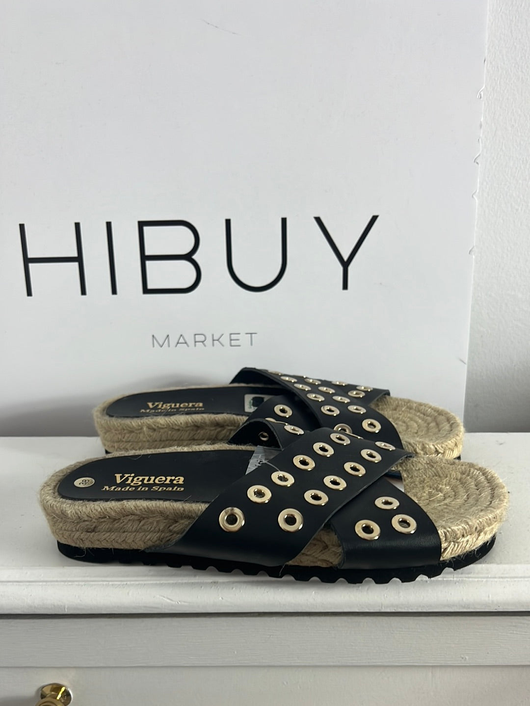 VIGUERA. Alpargata negra tachuelas .38