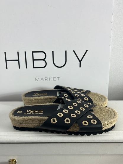 VIGUERA. Alpargata negra tachuelas .38