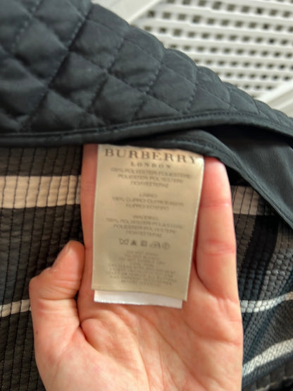 BURBERRY. Gabardina guateada negra. T 36
