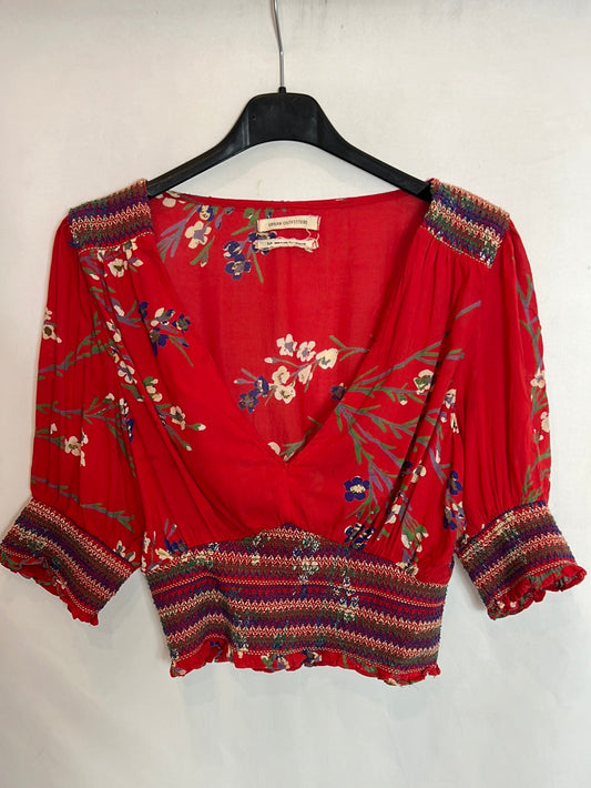 URBAN OUTFITTERS. Red floral ruched top. TS