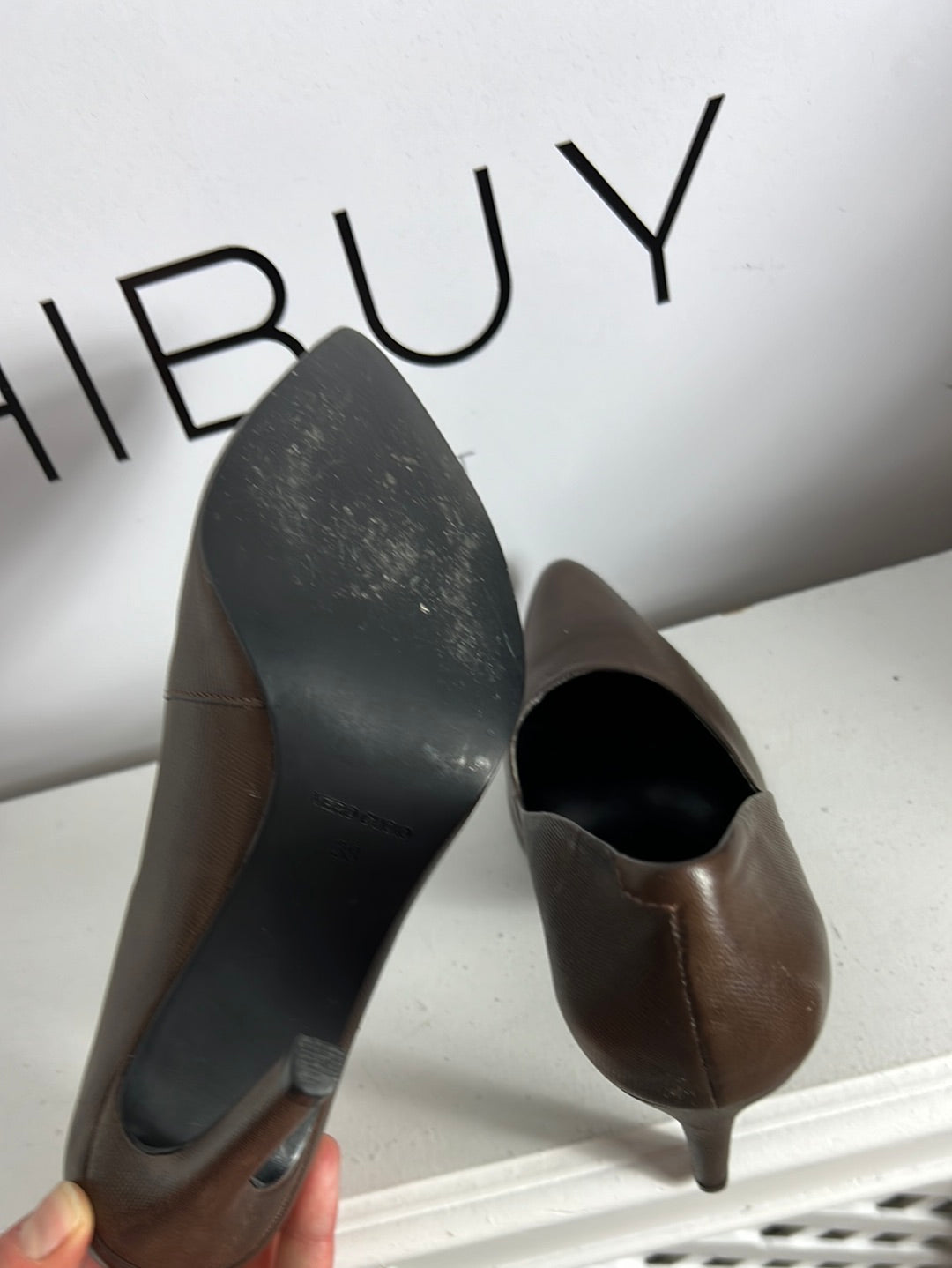 LUREÑA. Tacones marrones piel. T 38