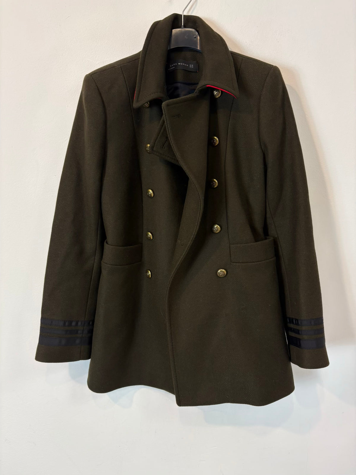 ZARA. Abrigo verde lana estilo militar