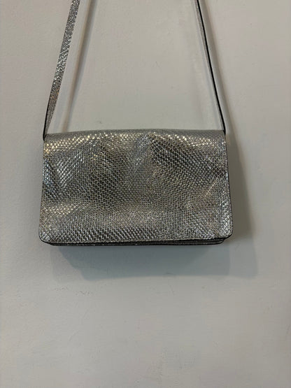 & OTHER STORIES. Bolso plateado textura