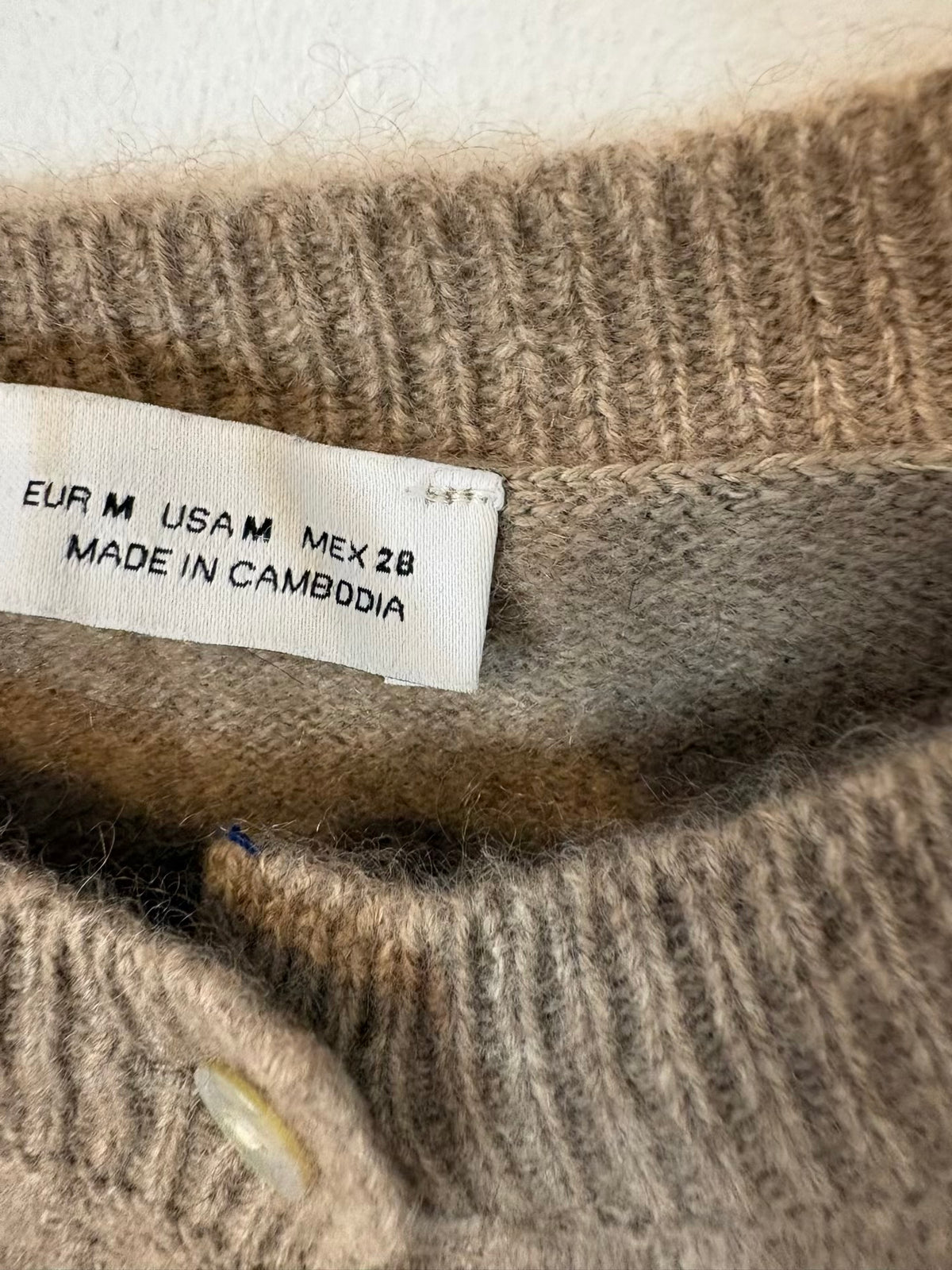 ZARA. Cárdigan beige tostado