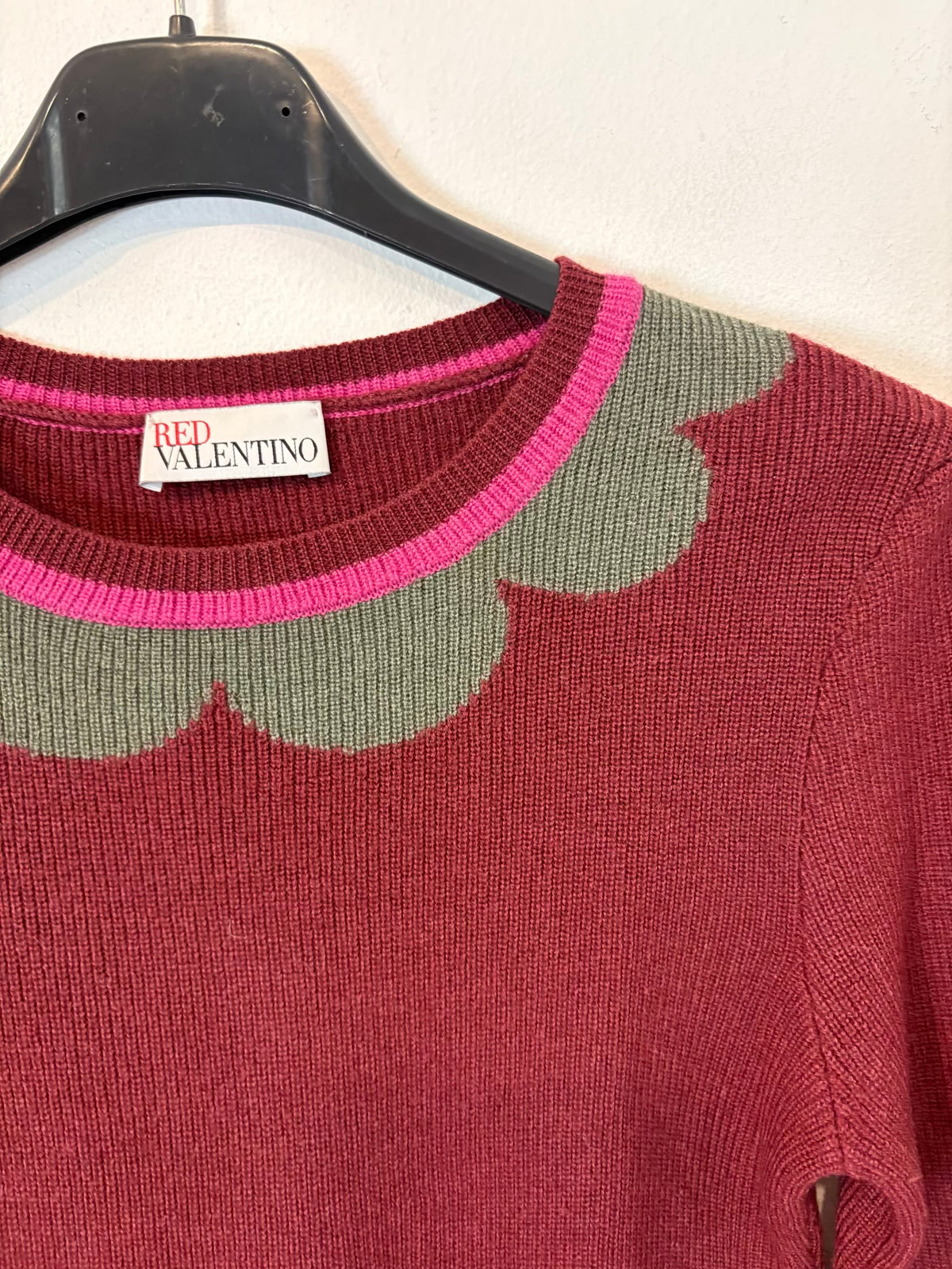 RED VALENTINO. Jersey burdeos detalle cintura