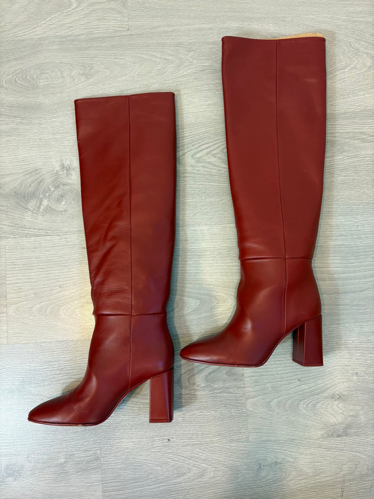 ZARA. Botas altas rojas piel. T 38