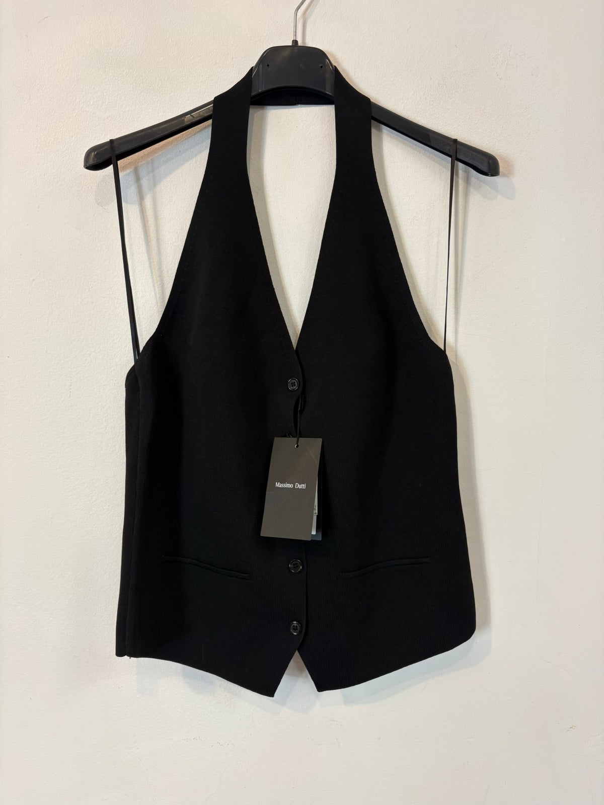 MASSIMO DUTTI. Top negro abotonado