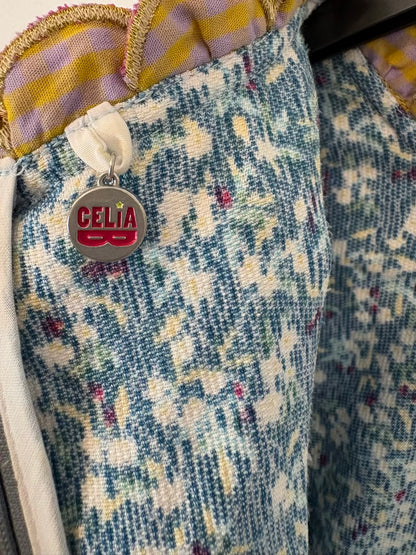 CELIA B. Vestido estampado con detalles
