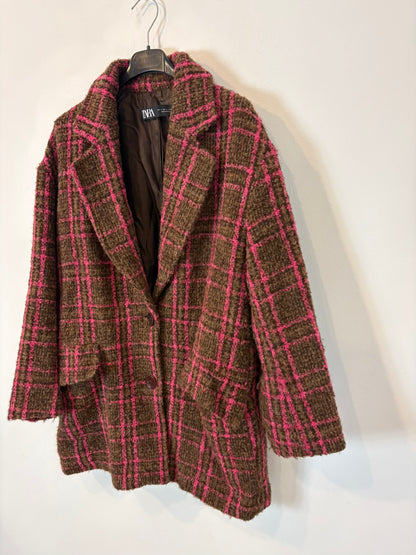 ZARA. Abrigo marrón cuadros en rosa