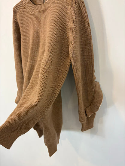 Nº 21. Jersey lana  camel detalle mangas