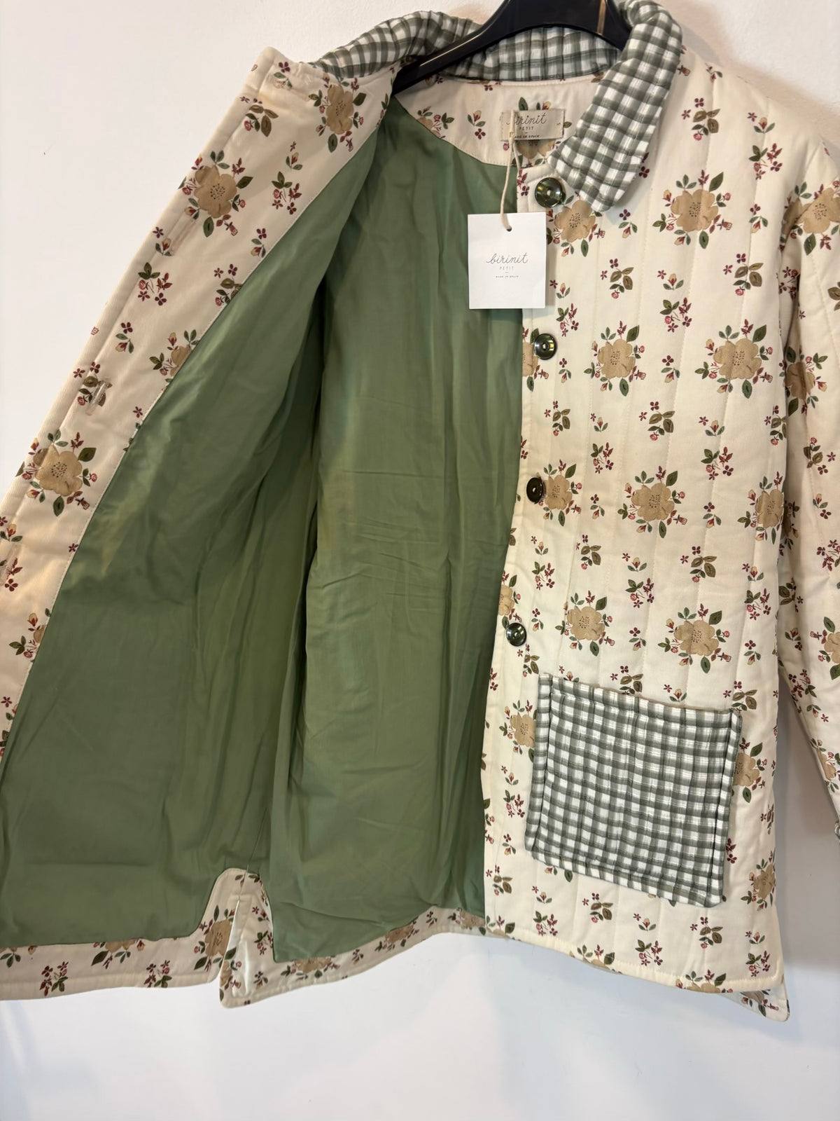 BIRINIT. Abrigo acolchado estampado