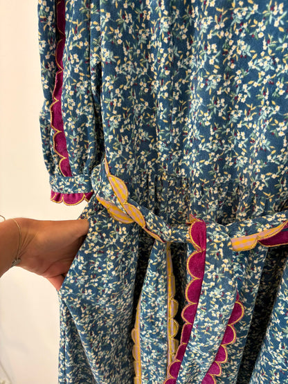 CELIA B. Vestido estampado con detalles