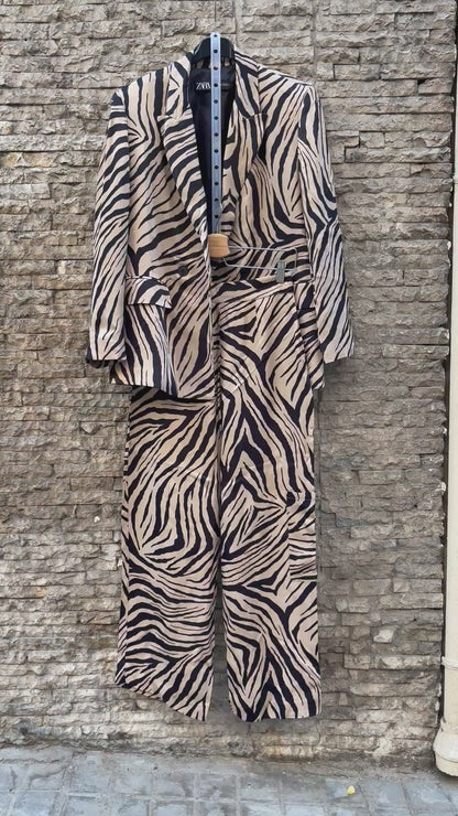 ZARA. Flowing two-tone suit jacket. Size XS/A