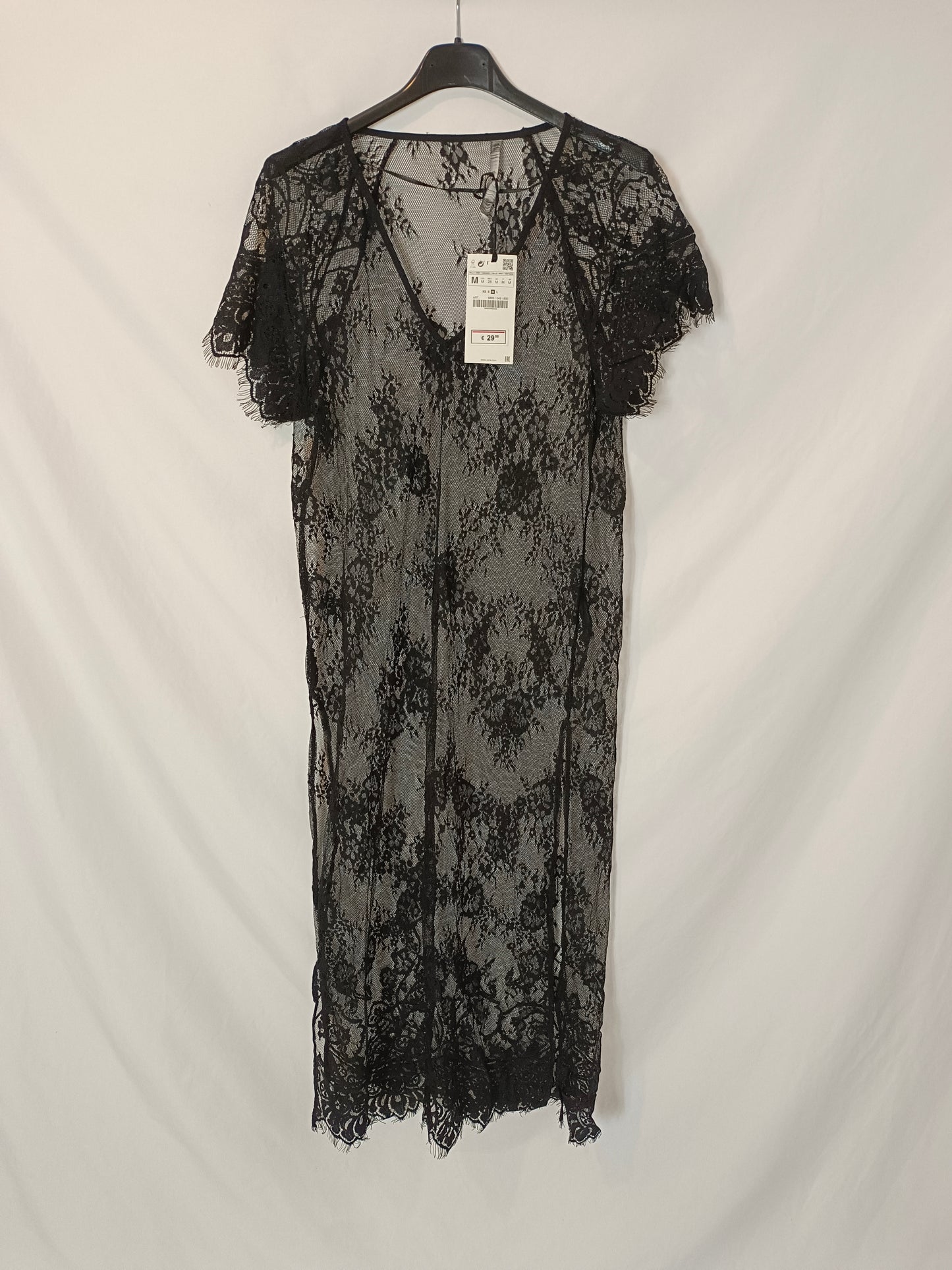 ZARA. Vestido negro encaje T.m