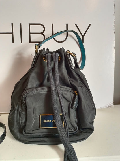 BIMBA Y LOLA. Bolso negro lona