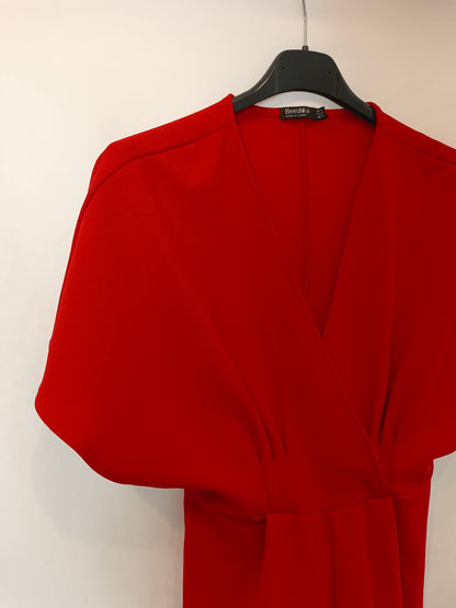 BERSHKA. Mono rojo elástico T.xs